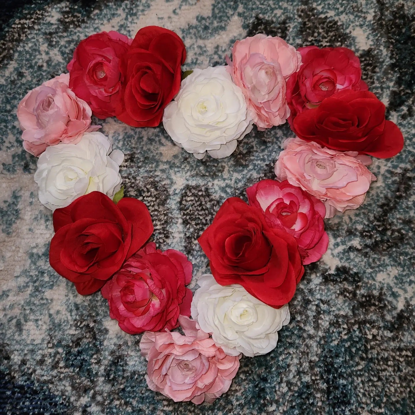 Heart-shaped Floral V-Day Wreath